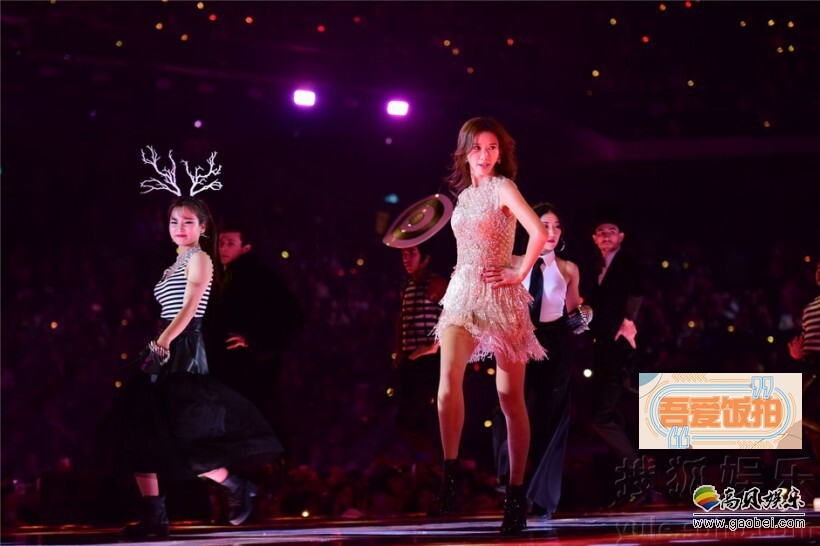 江苏卫视跨年晚会举行,林志玲性感亮相 江苏卫视跨年晚会举行,林志玲性感亮相