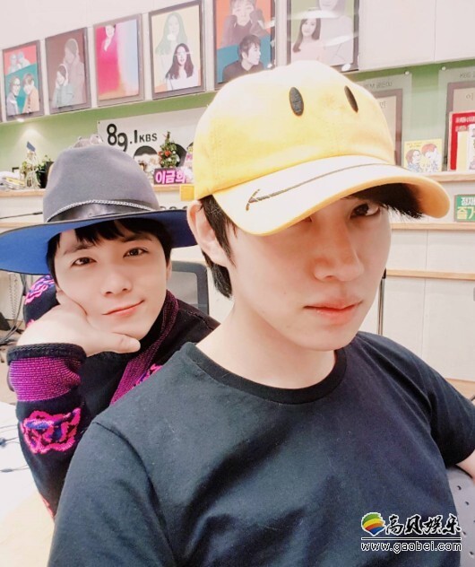 好兄弟一辈子!金希澈&李洪基晒合影 好兄弟一辈子!金希澈&李洪基晒合影
