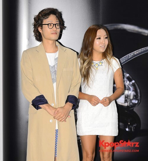 歌手郑仁在昨日晚上在首尔某医院顺产生下女儿 歌手郑仁在昨日晚上在首尔某医院顺产生下女儿