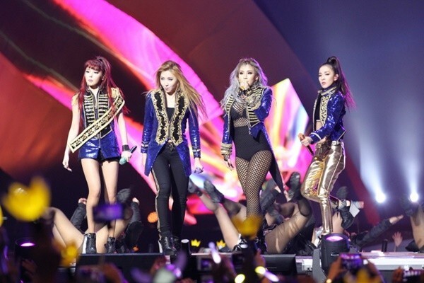 日前 2NE1 推出了最后一首歌曲「再见」