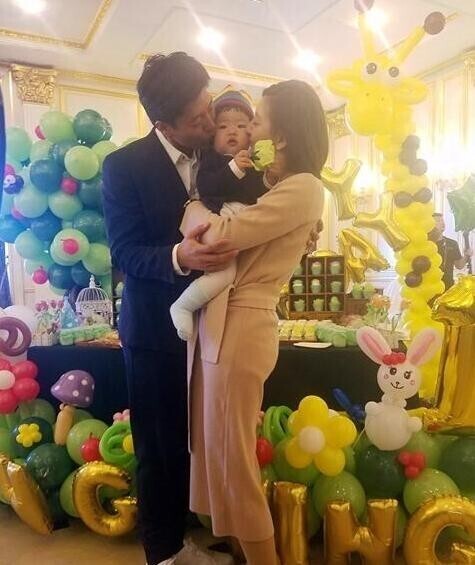 凌潇肃与唐一菲的儿子凌听周岁生日了? 凌潇肃与唐一菲的儿子凌听周岁生日了?