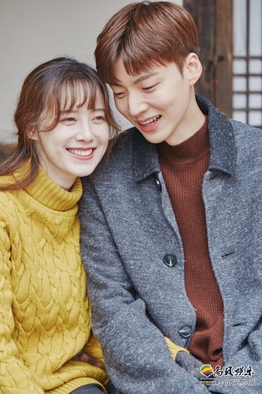 综艺节目《新婚日记》节目组举办媒体座谈会