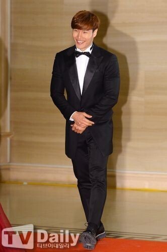 金钟国将出席今天(10/1日)台湾电视金钟奖典礼 金钟国将出席今天(10/1日)台湾电视金钟奖典礼