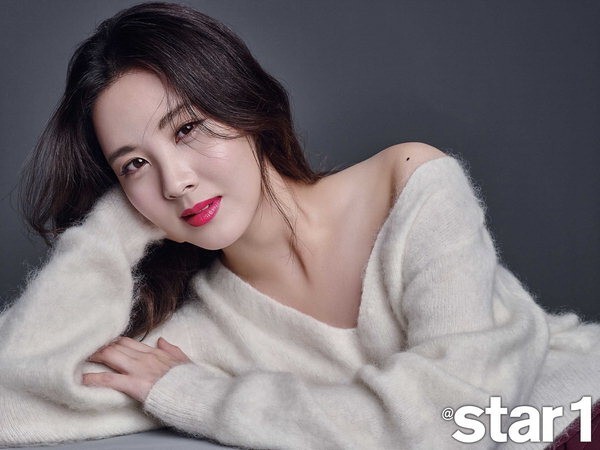 徐玄为star1时尚杂志拍摄的画报於日前公开