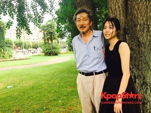 洪尚秀导演将与演员金敏喜结婚 洪尚秀导演将与演员金敏喜结婚