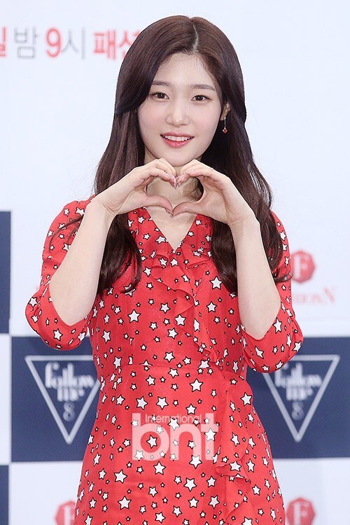 《follow me8》在首尔钟路区cinecube举行制作发布会 《follow me8》在首尔钟路区cinecube举行制作发布会