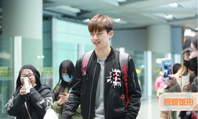 董力-“实习奶爸”回京了? 董力-“实习奶爸”回京了?