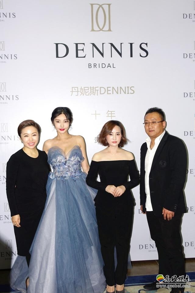 国际时装周童菲盛装出席了？