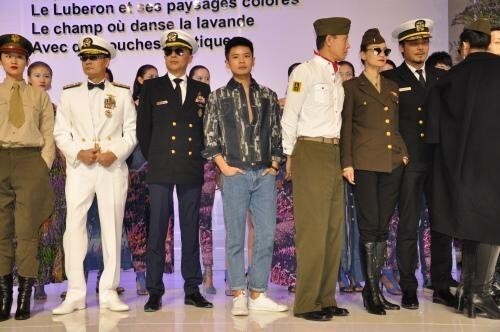 贾超担任了什么节目的主持？