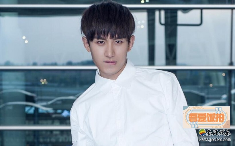 纯白俨然成毅电眼咬唇魅力十足吧? 纯白俨然成毅电眼咬唇魅力十足吧?