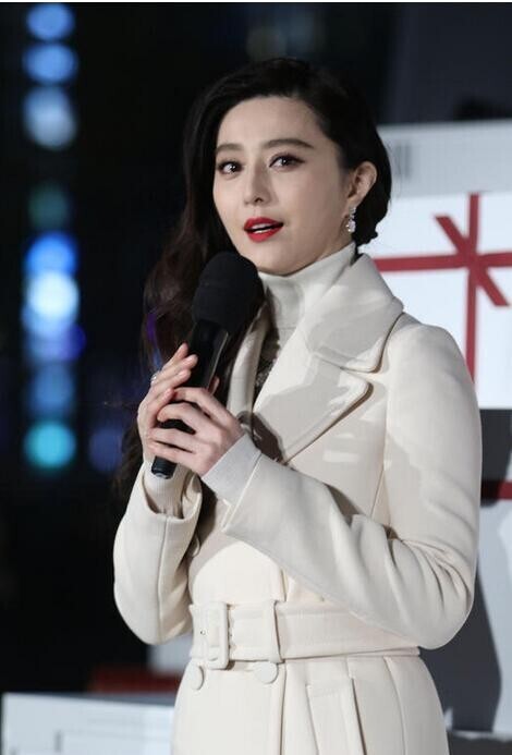 范冰冰红唇现身恒隆广场了? 范冰冰红唇现身恒隆广场了?