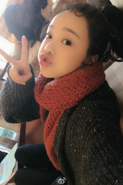 黄一琳不忘忙中偷闲大晒六连拍? 黄一琳不忘忙中偷闲大晒六连拍?