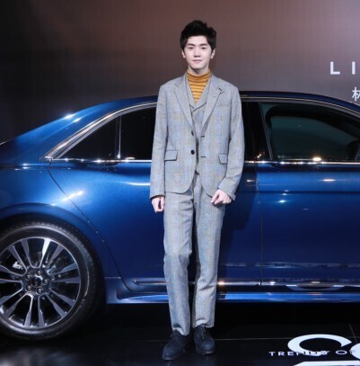 当红炸子鸡们齐聚一堂为某知名时尚杂志庆祝创刊20周年? 当红炸子鸡们齐聚一堂为某知名时尚杂志庆祝创刊20周年?