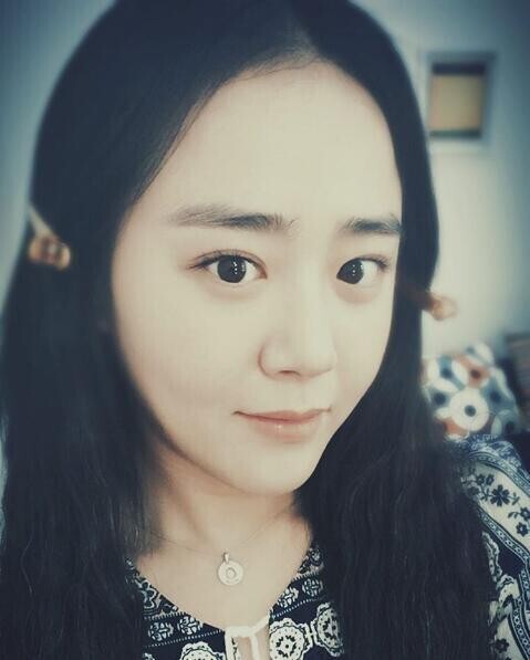 演员文瑾莹在自身SNS发布一张自拍照 演员文瑾莹在自身SNS发布一张自拍照