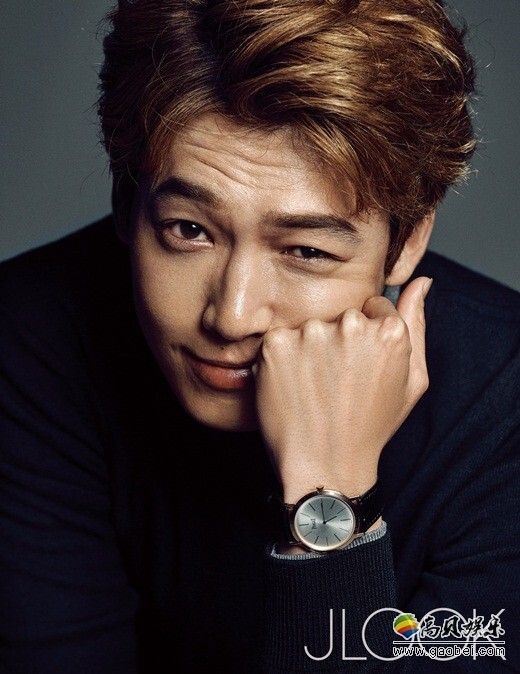 韩国演员郑敬淏携手某时尚杂志拍摄的写真公开