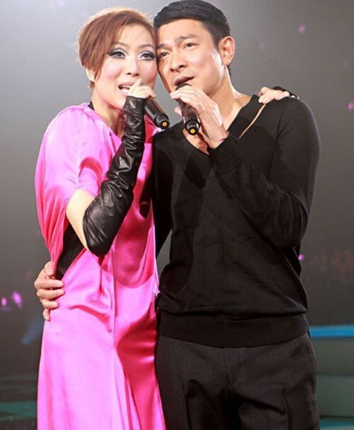 郑秀文也低调现身透露华仔状况好转