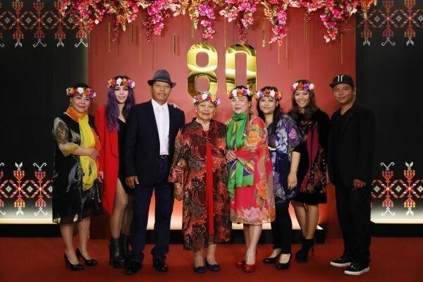 张惠妹在台东为80岁高龄的母亲举办寿宴 张惠妹在台东为80岁高龄的母亲举办寿宴