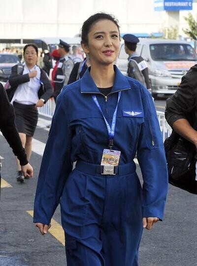 佟丽娅当新兵了，真帅了一地？