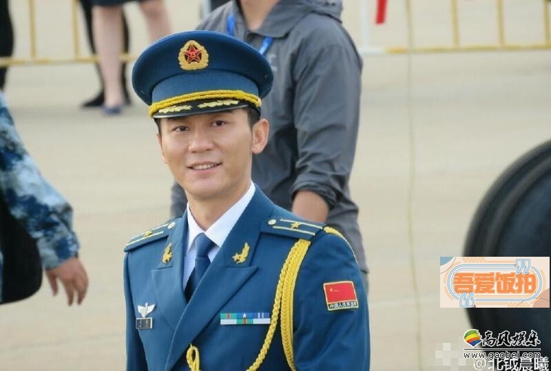 李晨亮相中国航展,帅的也是没谁了? 李晨亮相中国航展,帅的也是没谁了?