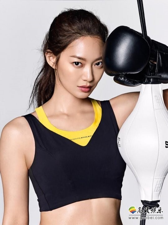 一组演员申敏儿拍摄的2017 S/S新产品写真公开 一组演员申敏儿拍摄的2017 S/S新产品写真公开