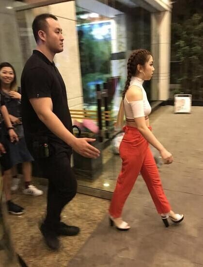 邓紫棋真的只有“一米三”?