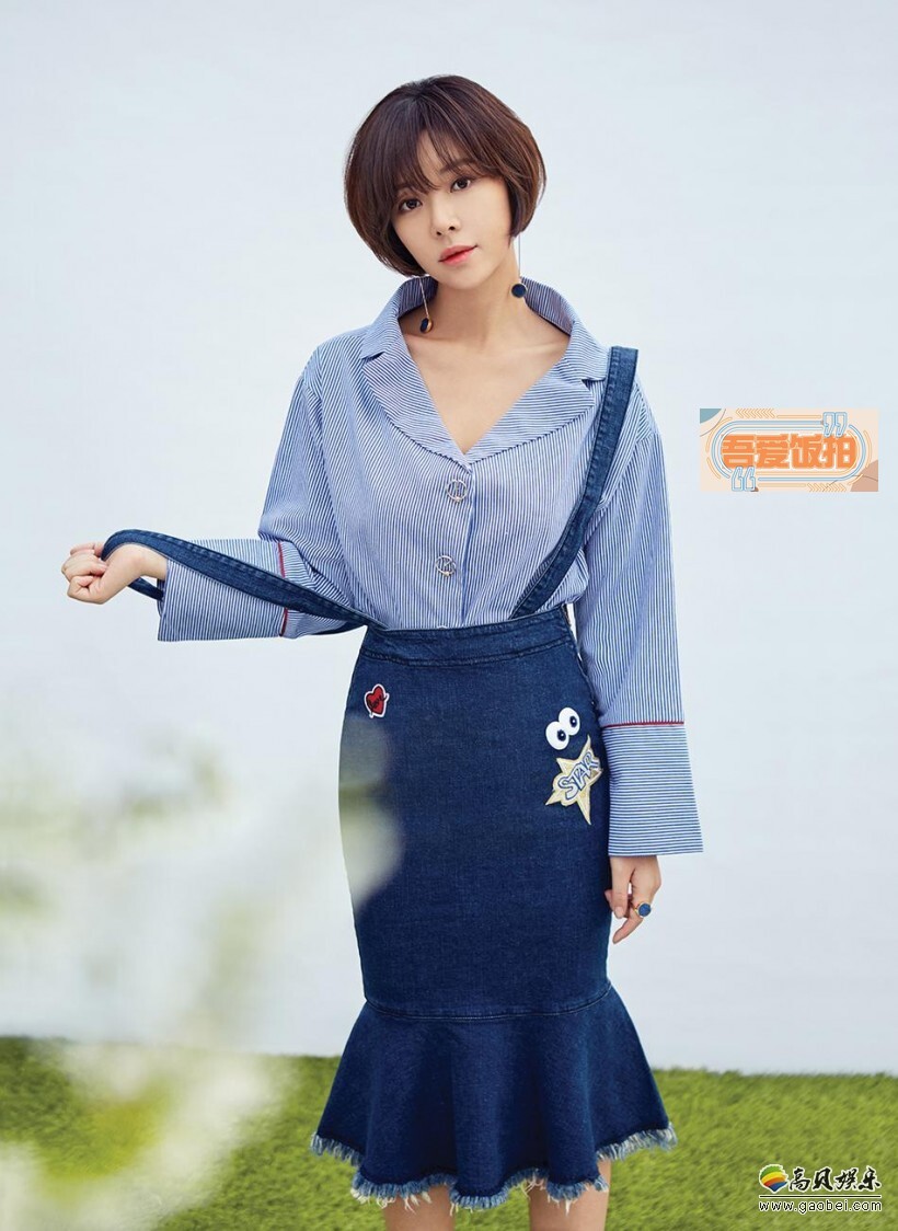 黄正音最近为代言品牌拍摄了一组春夏季新品宣传照