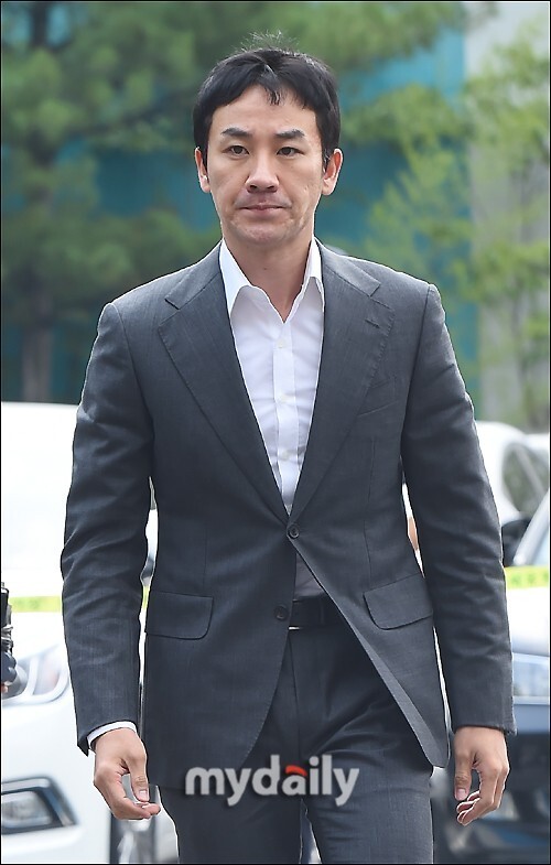 严泰雄涉嫌性交易,缴付100万韩元(约人民币6000元)罚款 严泰雄涉嫌性交易,缴付100万韩元(约人民币6000元)罚款