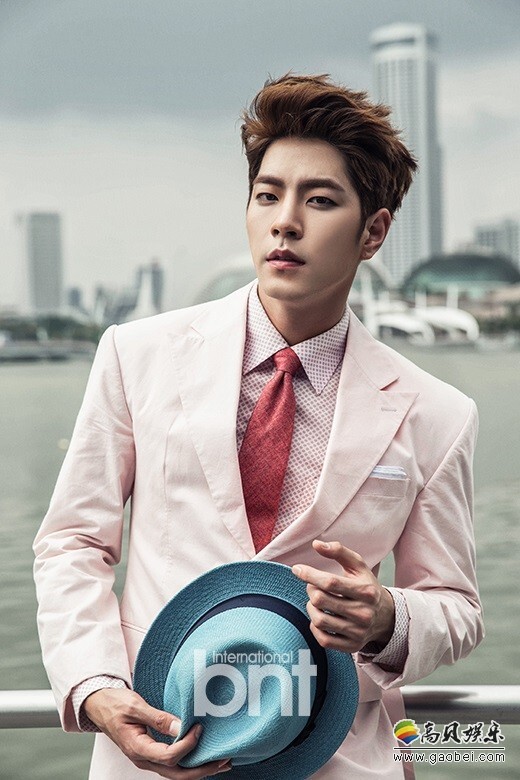 “Modeltainer”洪宗玄火起来了 “Modeltainer”洪宗玄火起来了