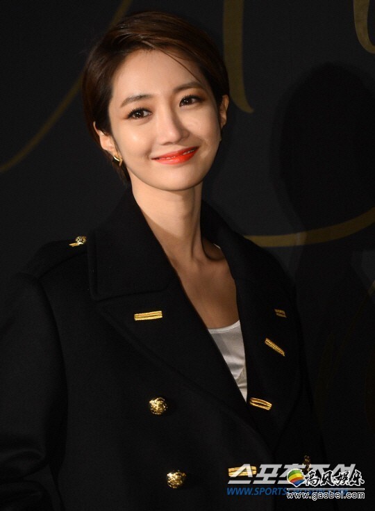 有媒体报道指出，演员高俊熙（高准熹）将签约YG娱乐