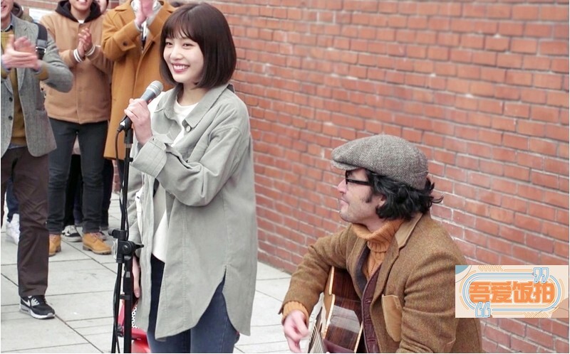 《她爱上了我的谎》公开了於剧中上演的大学路街头表演剧照 《她爱上了我的谎》公开了於剧中上演的大学路街头表演剧照