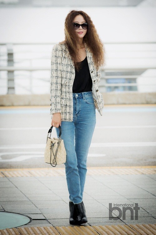 韩国演员韩艺瑟前往法国巴黎出席时装秀 韩国演员韩艺瑟前往法国巴黎出席时装秀