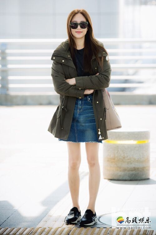 4日金孝珍前往法国巴黎出席品牌活动 4日金孝珍前往法国巴黎出席品牌活动