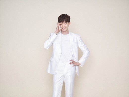 以韩国演员李钟硕的名字命名的手机将在中国上市