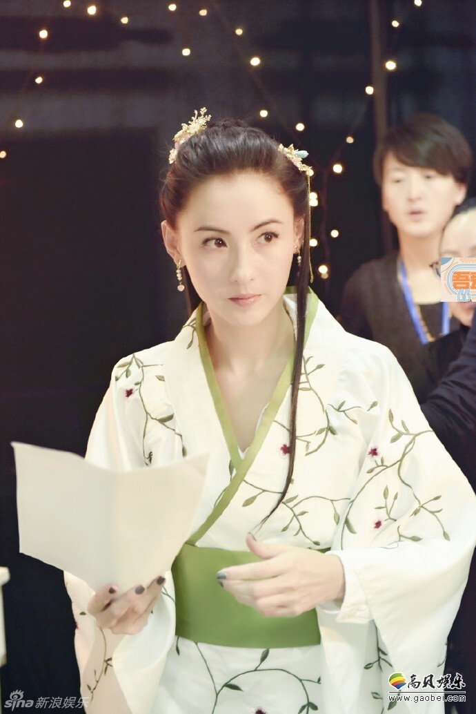 张柏芝登上东方卫视录制节目 张柏芝登上东方卫视录制节目