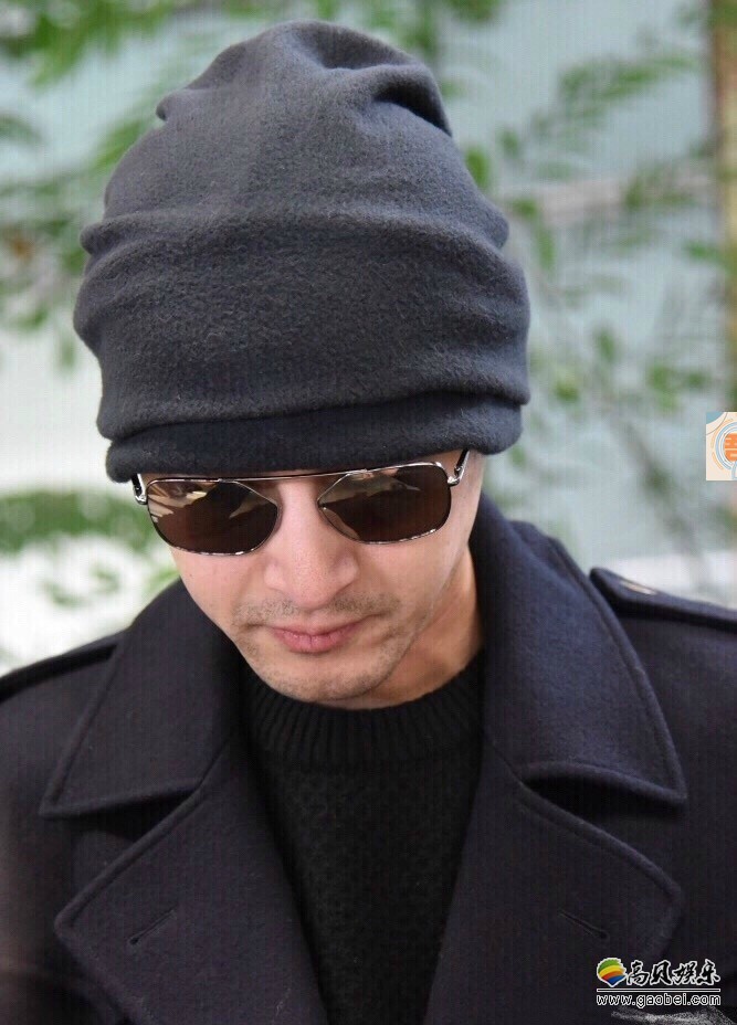 胡歌如期抵达美国，现身机场图曝光