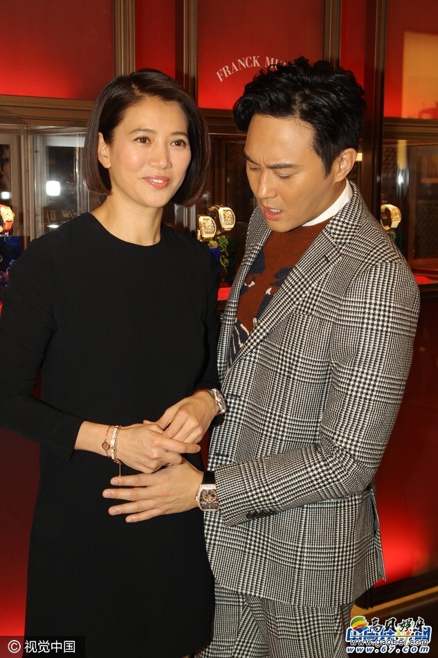 张智霖、袁咏仪出席品牌活动