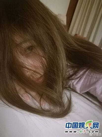 今日一早金莎在微博晒出六连拍