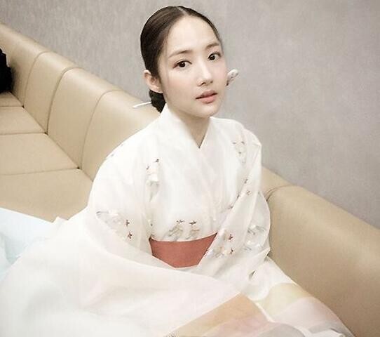 正在拍摄新剧《七日的王妃》的朴敏英公开了古装剧照 正在拍摄新剧《七日的王妃》的朴敏英公开了古装剧照