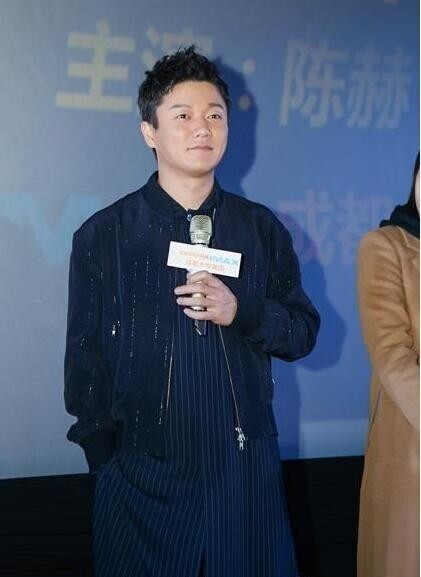 肖央亮相什么贺岁电影首映活动了？