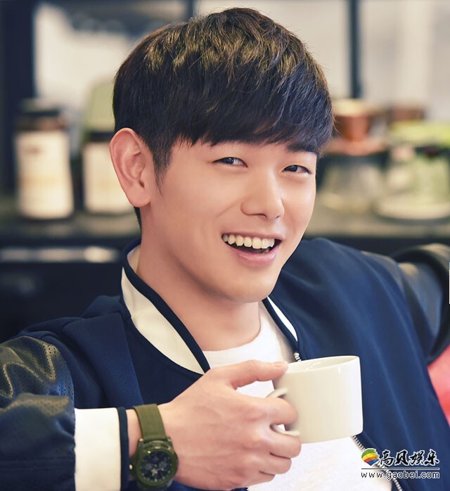 以歌手身份出道的Eric Nam意外地在主持领域大放异彩