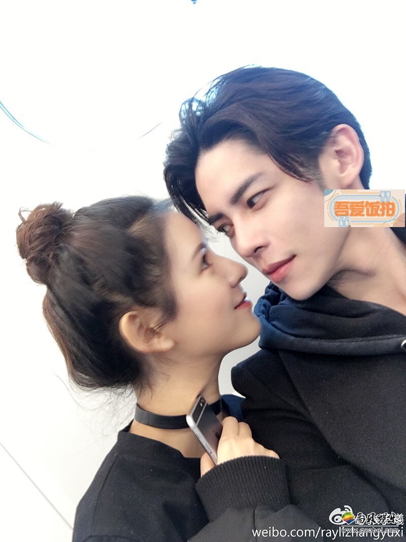 王思聪的前女友张予曦在微博上公开认爱