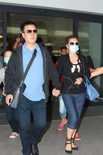 赵薇的哥哥赵健,现已身价高达十亿 赵薇的哥哥赵健,现已身价高达十亿