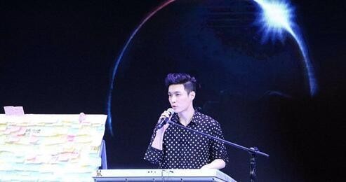 张艺兴将签售会加码升级成为了什么？