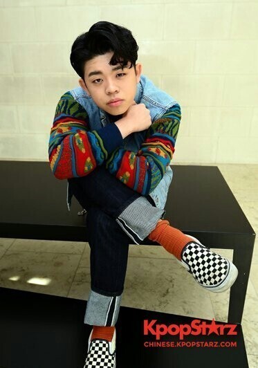 19岁的MC GREE（金东贤）经历了很多争论