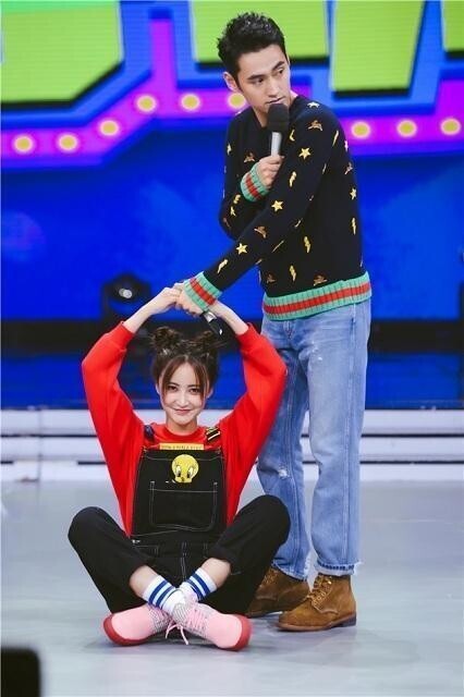 《咱们相爱吧》主要讲述了些什么？