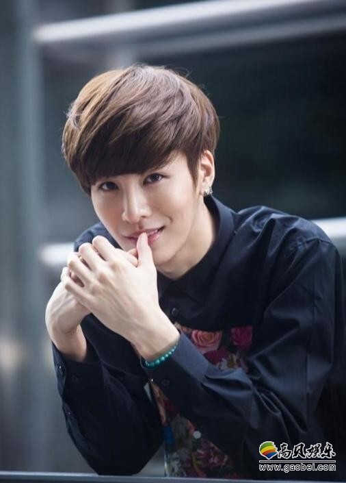 鲁敏宇是怎样出道的呢? 鲁敏宇是怎样出道的呢?