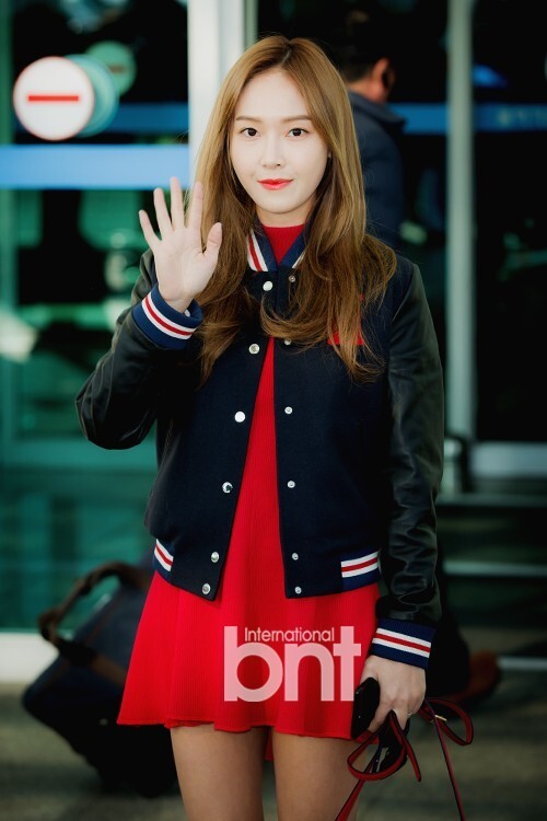 韩国歌手Jessica现身仁川国际机场