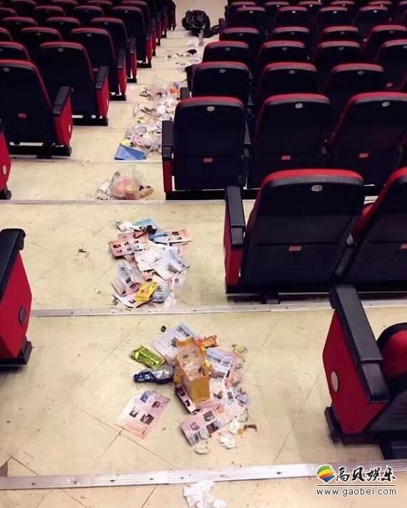 马伊琍在微博晒出一组照片,想说明家教很重要 马伊琍在微博晒出一组照片,想说明家教很重要