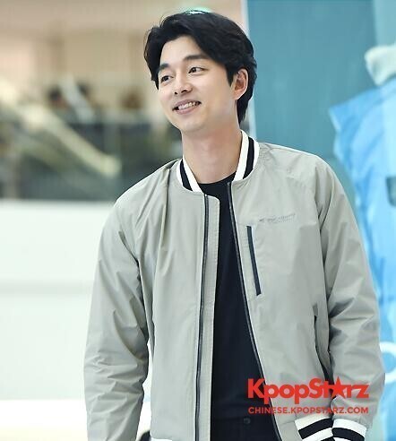 演员孔刘在香港举行了记者会