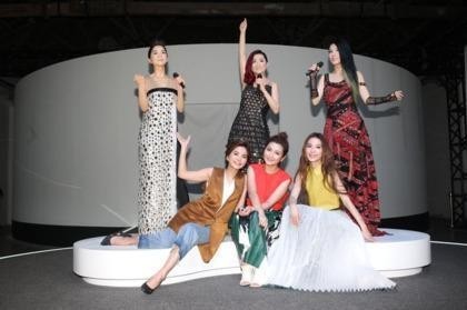 为什么Selina和Ella都说受够了Hebe? 为什么Selina和Ella都说受够了Hebe?